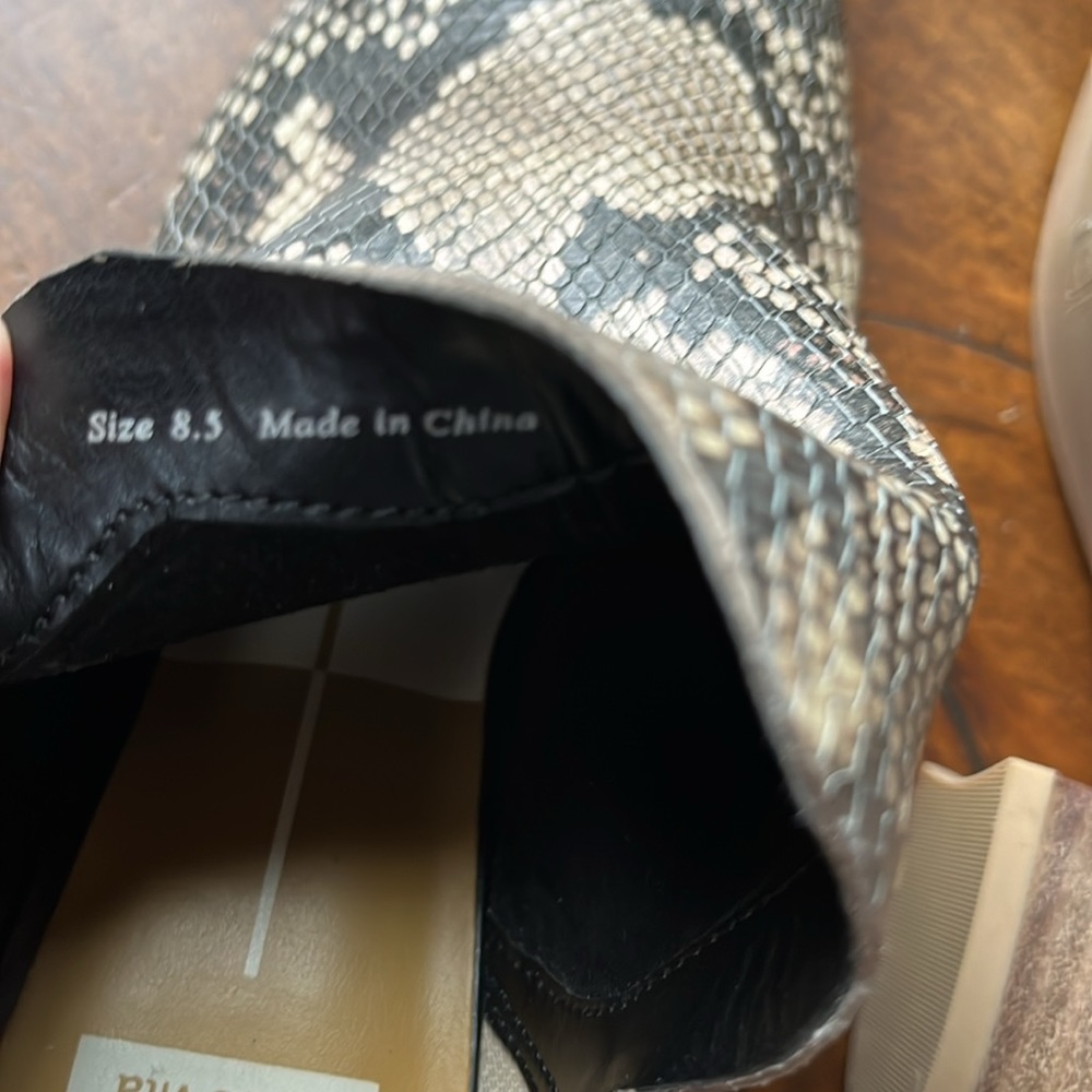 DOLCE VITA Snakeskin Print Booties - Sz 8.5 - Picture 9 of 9